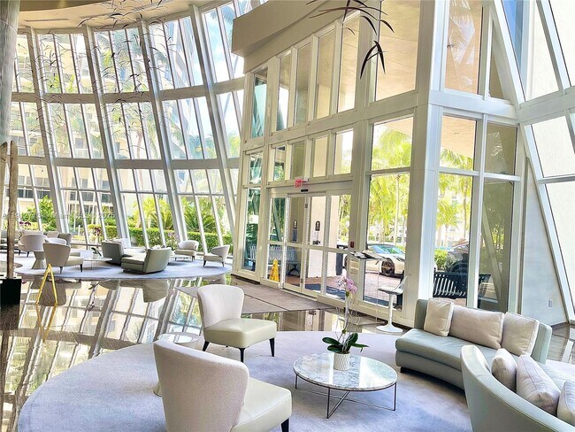 Building Photo - 1830 S Ocean Dr