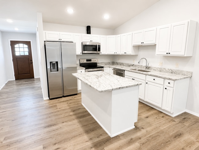 Building Photo - 2485 Chestnut Dr