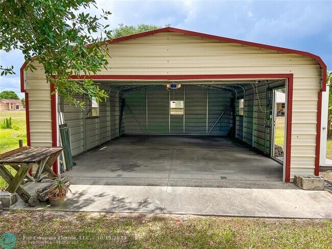 Building Photo - 1051 SW 85th Way