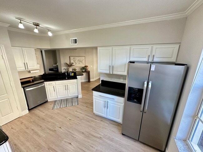 Building Photo - 1809 Belmont Pl