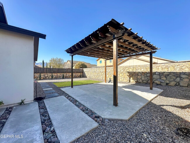 Building Photo - 5037 Lone Cactus Ct