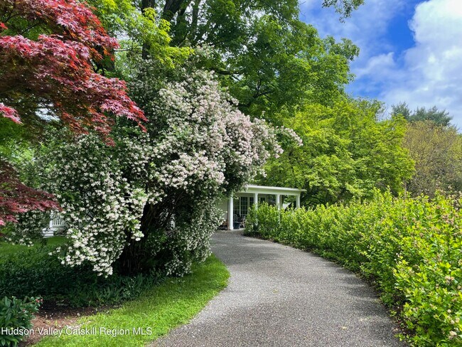 Building Photo - 416 Hapeman Hill Rd