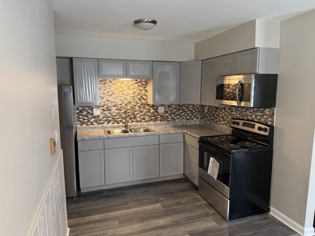 Kitchen 5 - 487 S Main St