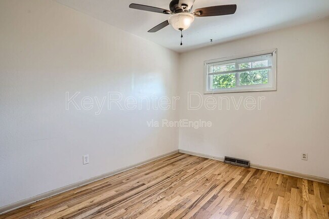 Building Photo - 403 S Owens St