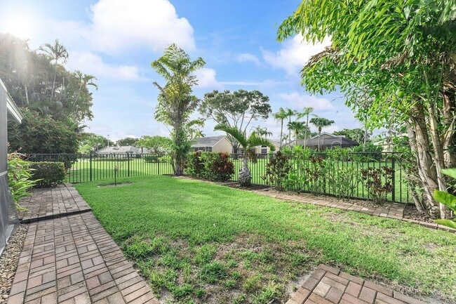 Building Photo - 8103 Covington Ct