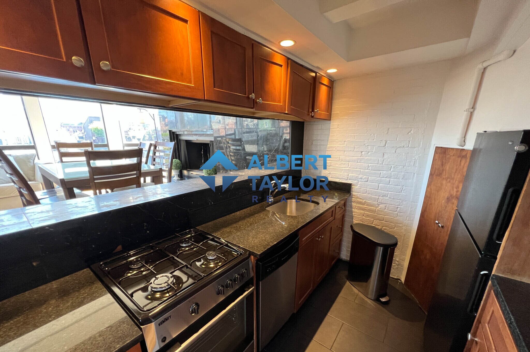 Building Photo - 109 Beacon St