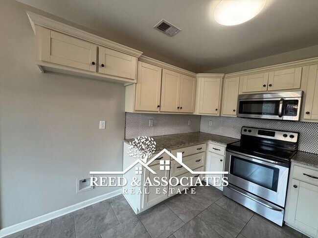 Building Photo - Spacious Olive Branch Home