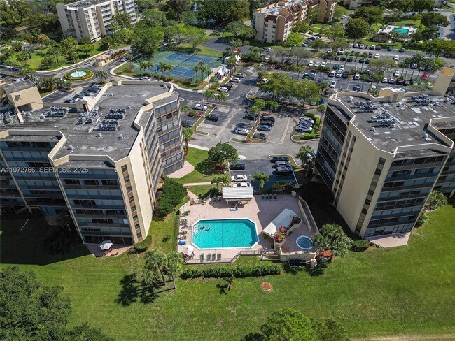 Building Photo - 7200 Radice Ct