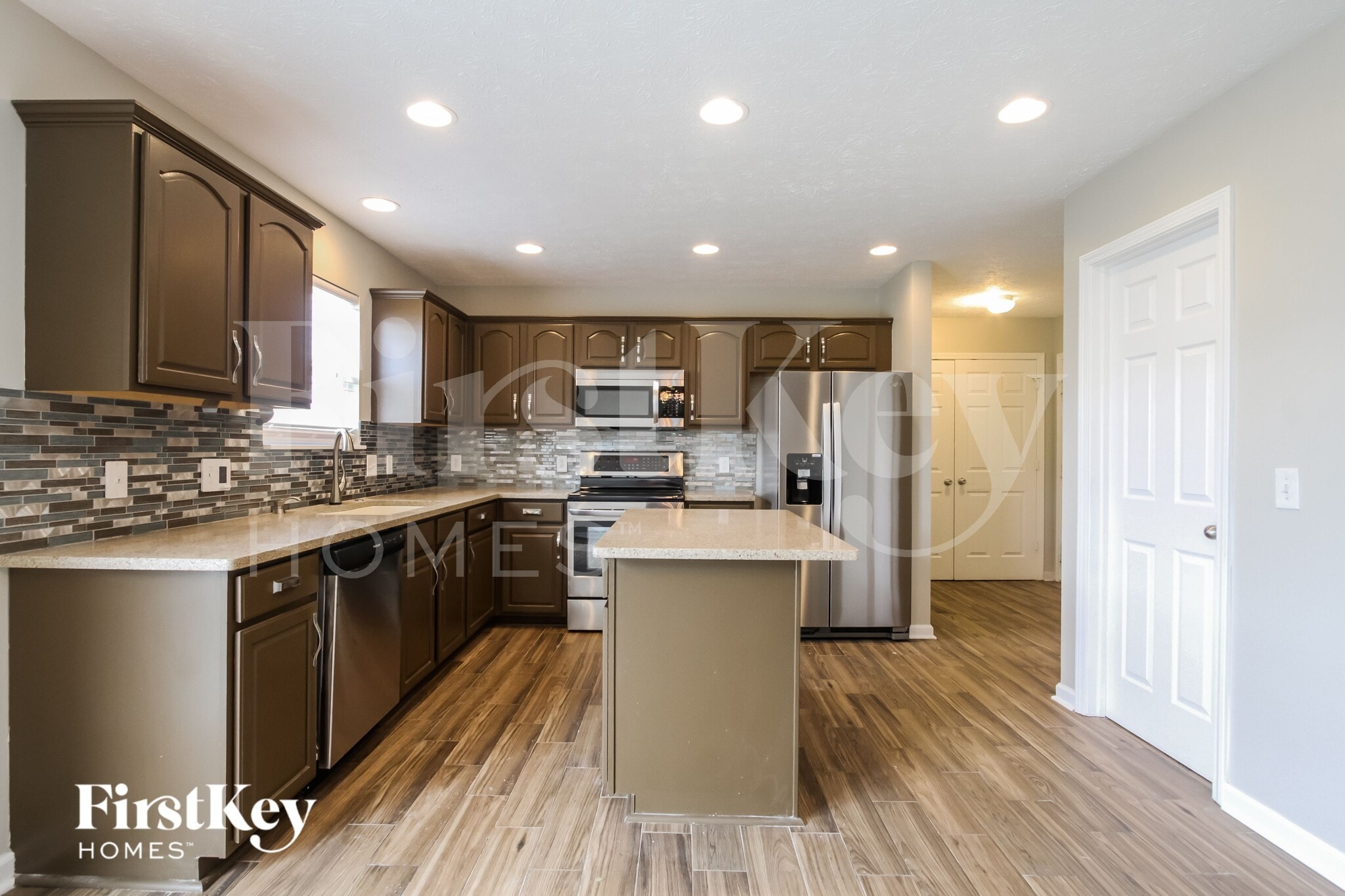 Building Photo - 3674 Pickwick Cir