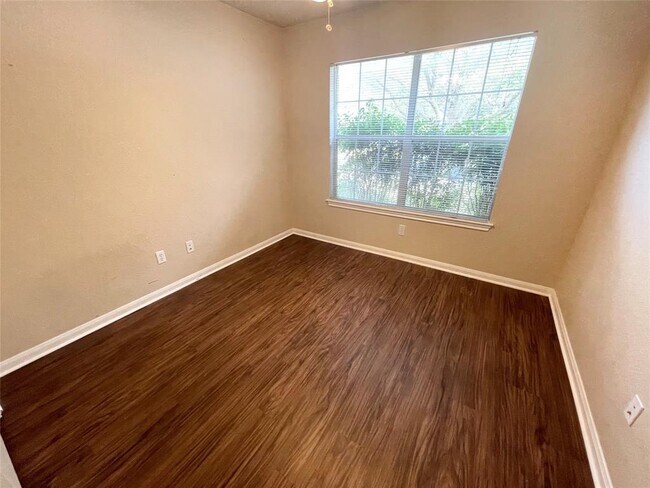 Building Photo - 4423 Meadowside Ln