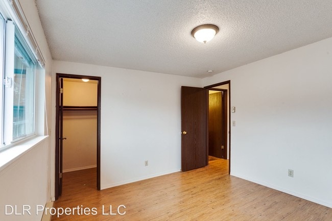 Building Photo - 1001 Emma Ave