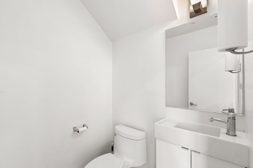 Half Bath - 519 S 6th St