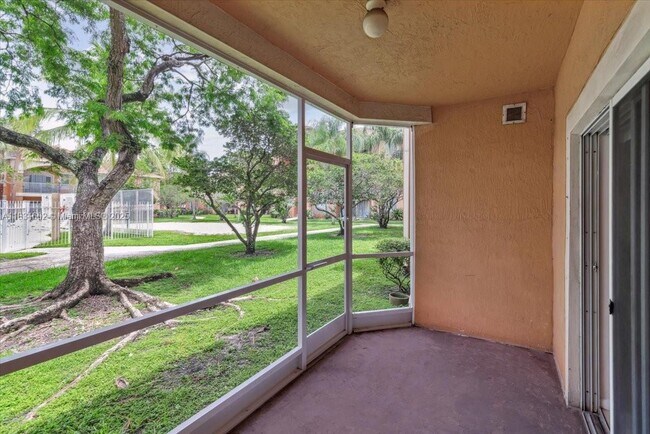 Building Photo - 6952 SW 39th St