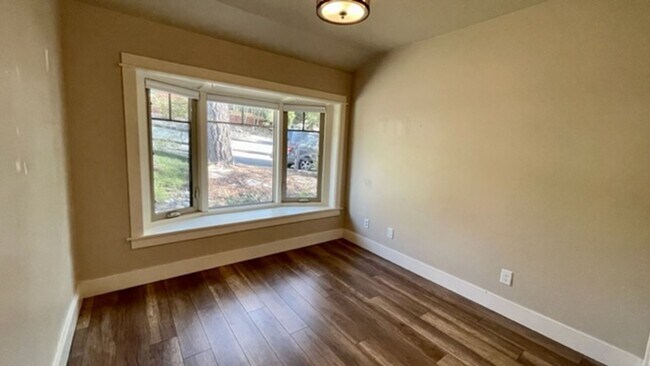 Building Photo - Extensively Renovated 3 Bedroom, 2 Bathroom Charmer in the Historic Railroad District