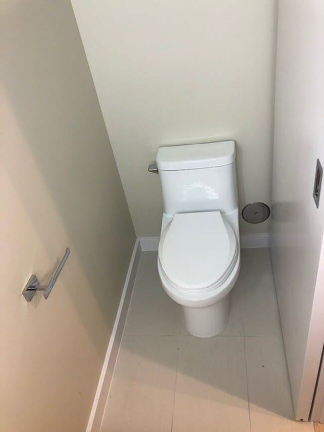 Building Photo - Beautiful Talbach House Condo!