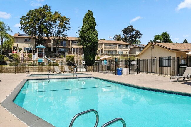 Building Photo - Beautifully Renovated Townhome-MUST SEE!!!