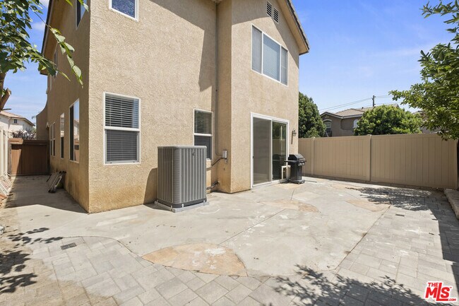 Building Photo - 30319 Cedar Oak Ln