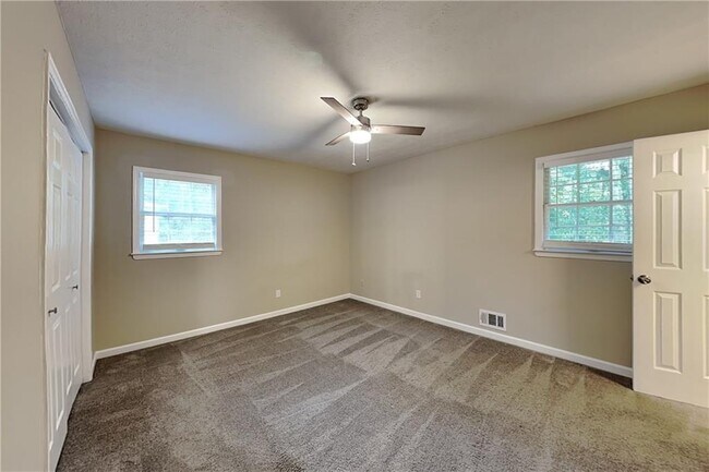 Building Photo - 3023 Timberline Rd