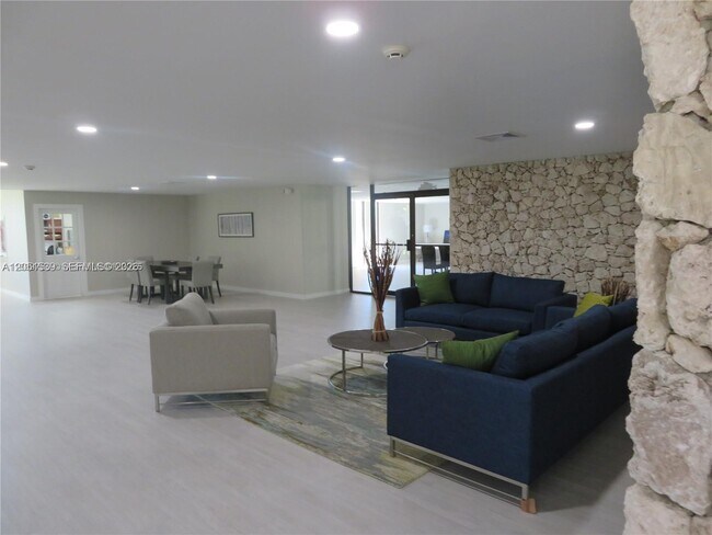 Building Photo - 8025 SW 107th Ave