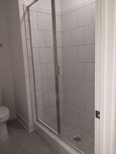 Building Photo - 2001 Largo Ct