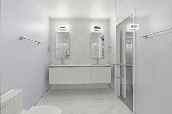 Building Photo - 2010 Santa Cruz Ave