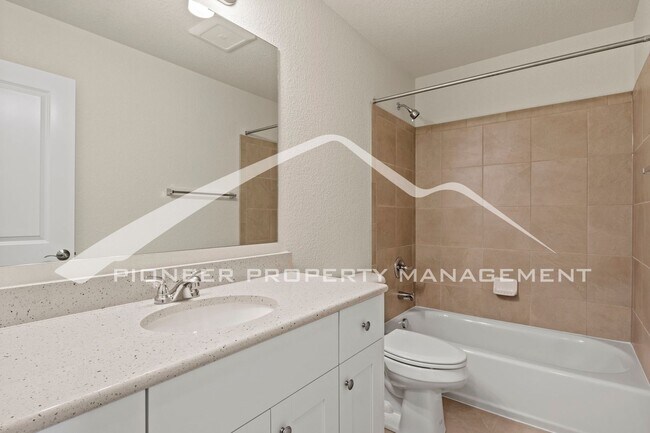 Building Photo - Modern 3-Bed + Office. Multi-Level Townhou...