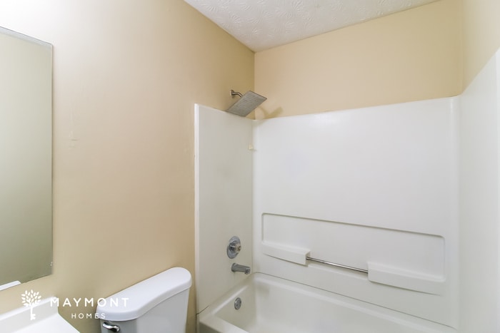 Building Photo - 2624 Laurel View Dr