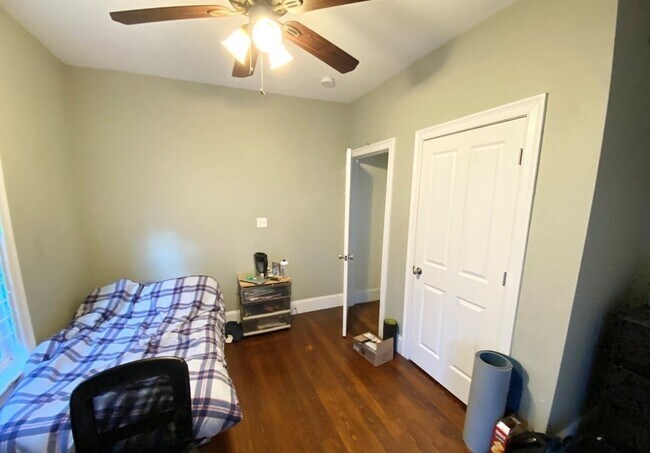 Building Photo - 178 Hillside St