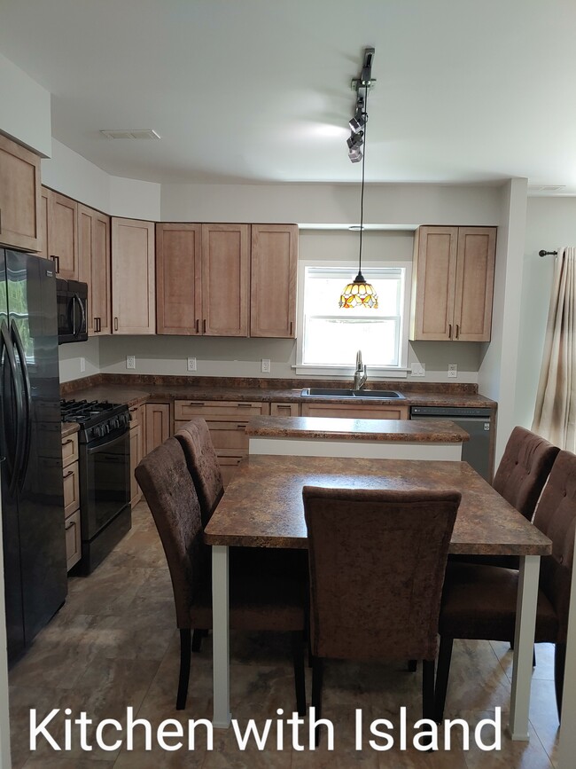 Kitchen with Island, Built-in Table, 4 Chairs - 433 E Sleights Rd