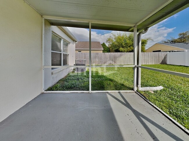 Building Photo - 29630 Morningmist Dr