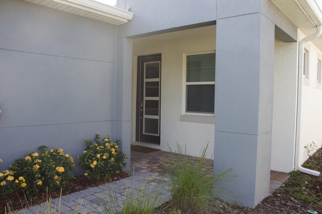 Building Photo - 6041 Timberdale Ave