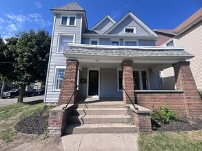 Building Photo - Spacious Four Bedroom Home Full of Character!