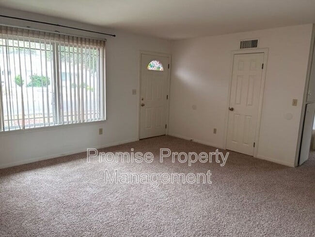 Building Photo - 13543 Mountainside Dr