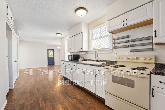 Building Photo - 403 E 3rd St