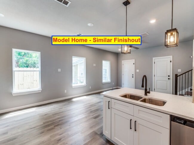 Building Photo - Yasmin Court Townhomes