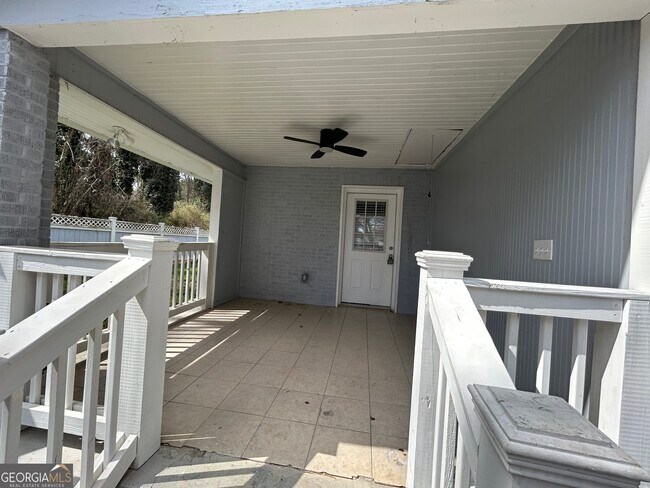 Building Photo - 3 Indianola Dr