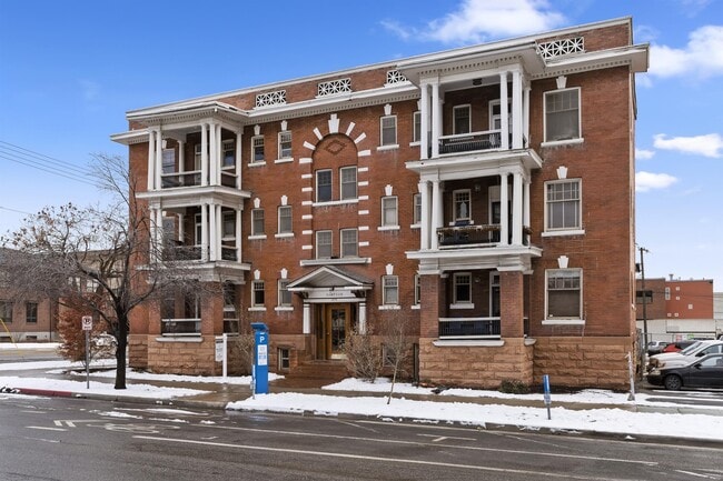 Building Photo - 276 E Broadway