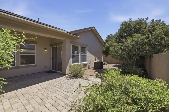Building Photo - 12683 E Viento St