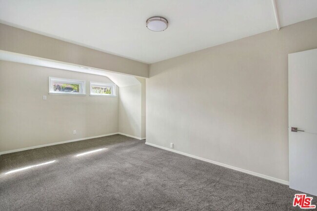 Building Photo - 4151 Don Mariano Dr