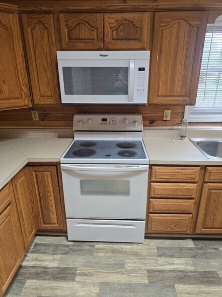 Building Photo - 1824 Park Rd