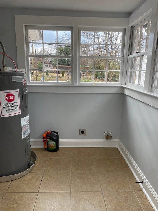 Building Photo - NEWLY RENOVATED 3 BED, 2 BATH STORY HOME IN THOMASVILLE