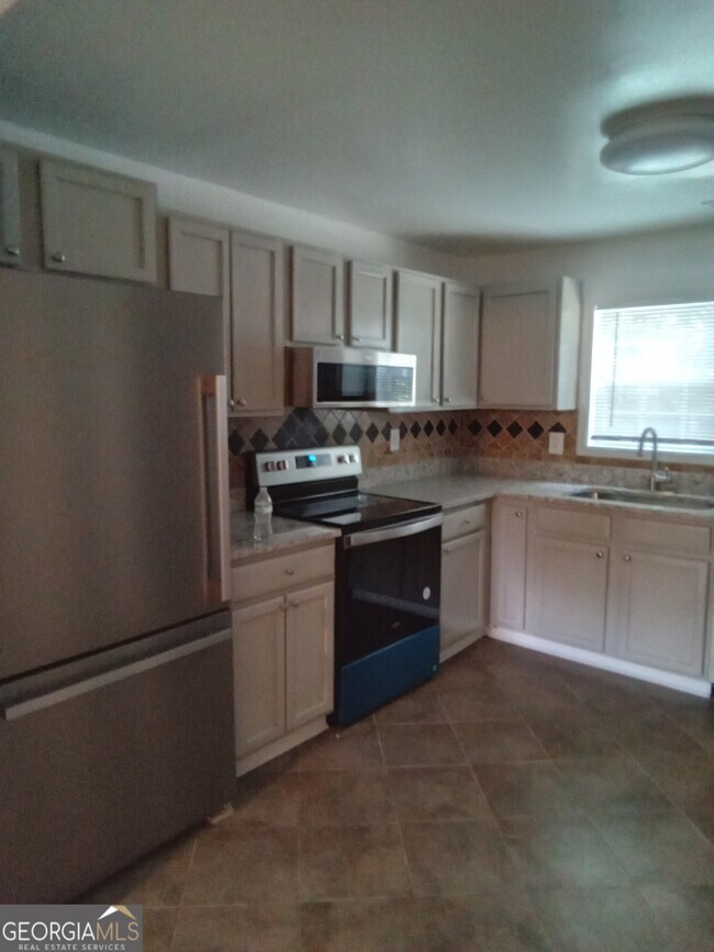 Building Photo - 2506 Eastwood Dr