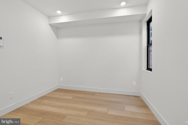 Building Photo - 2007 Cambridge St