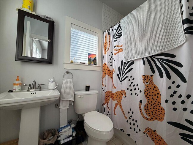 Building Photo - 717 NW 10th St