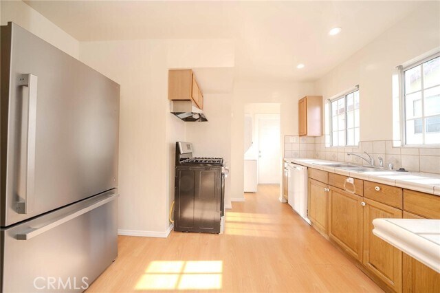 Building Photo - 736 S Gramercy Dr