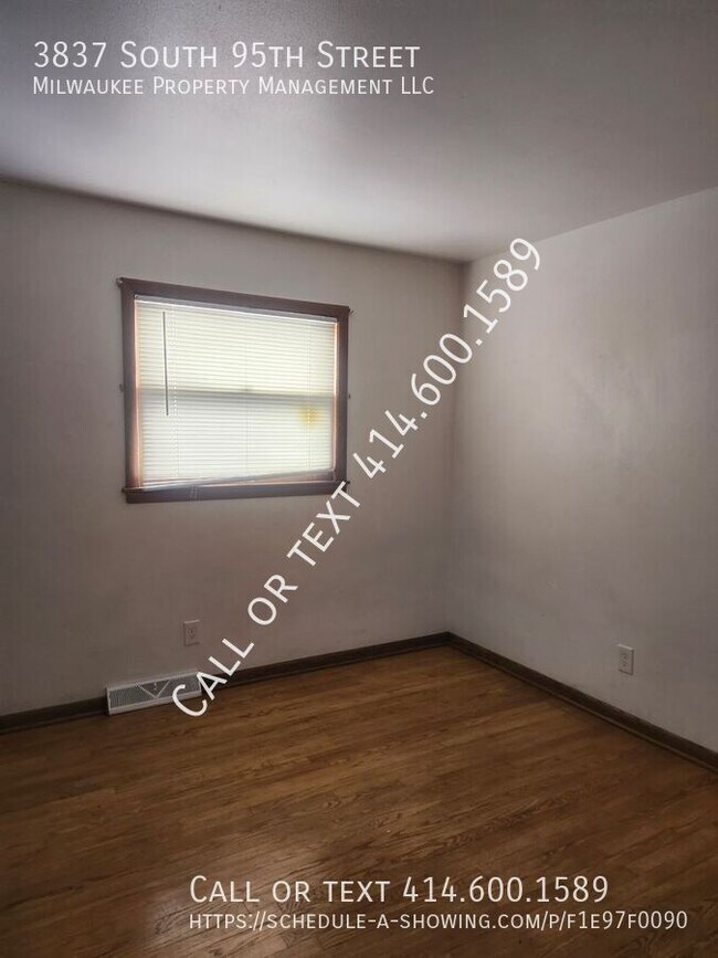 Building Photo - 3837 S 95th St