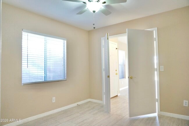 Building Photo - 3033 E Hononegh Dr