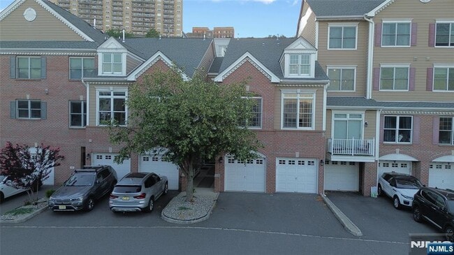 Building Photo - 169 Price 169