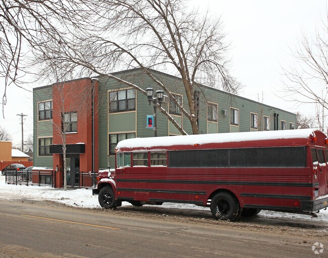 Building Photo - Tri-Stone Apartments