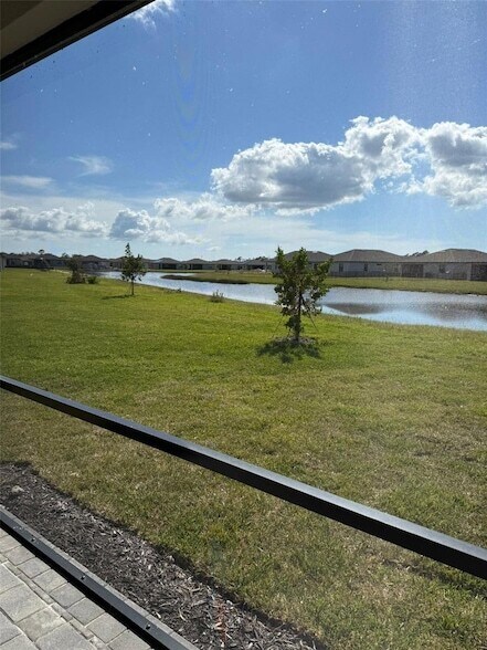 Building Photo - 1553 Saddlewood Cir